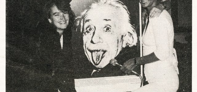 Melline Mollerus gezongen bij Mrs Einstein